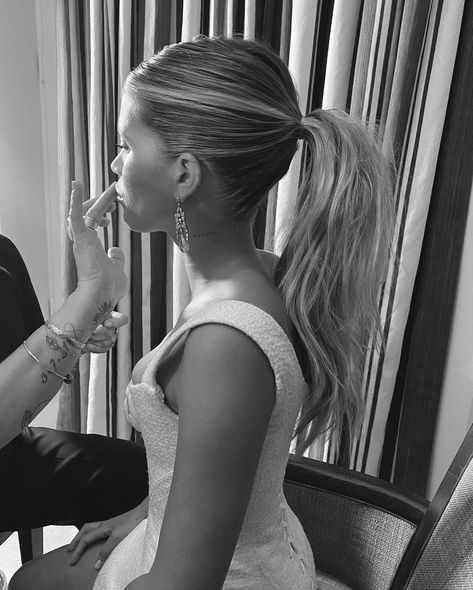 Get @sofiarichiegrainge #GRAMMYS look with @nexxushaircare #NexxusPartner Step 1: I first started with the Epic Shine Anti-Humidity Spray… | Instagram Ponytail Bridal Hair, Bridesmaid Ponytail, Bridal Ponytail, Bridesmaid Hair Inspo, Wedding Ponytail, Elegant Ponytail, Guest Hair, Bridesmaid Hair Makeup, Wedding Guest Hairstyles