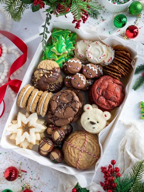 Jul Kaka, Oatmeal Lace Cookies, Christmas Cookie Boxes, Christmas Cookies Packaging, Types Of Cookies, Christmas Cookie Box, Best Holiday Cookies, Lace Cookies, Christmas Cookies Gift