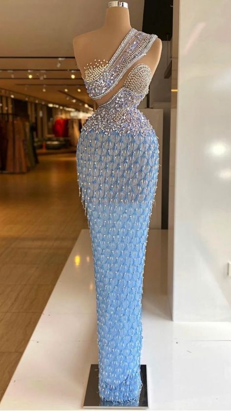 Dresses: An immersive guide by Minna Fashion Minna Fashion, Dinner Gowns, Dresses Short Tight, Evening Dress Long, Homecoming Dresses Short Tight, Lace Gown Styles, Lace Dress Styles, Designer Evening Gowns, Glamour Dress