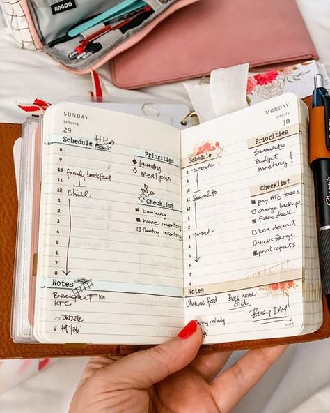 Moleskine Pro Project Planner, Pocket Bujo Ideas, Pocket Moleskine Daily, Pocket Moleskine Planner, Pocket Size Planner, Moleskine Daily Planner Ideas, Moleskine Templates, Pocket Bullet Journal, Moleskine Daily Planner