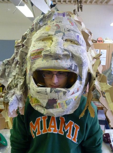 The Big Head Project | WVartist's Weblog Mascara Papel Mache, 3d Art Projects, Paper Mache Projects, Paper Mache Mask, High School Art Projects, Sculpture Lessons, 8th Grade Art, Middle School Art Projects, Cardboard Sculpture