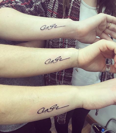 3 Sisters With There Pupas Signature Tattoos Signature Tattoo, Sister Tattoo Ideas, Matching Sister Tattoos, Sister Tattoo, Feather Tattoo Design, Pinky Swear, Sweet Tattoos, Sisters By Heart, Look At The Moon