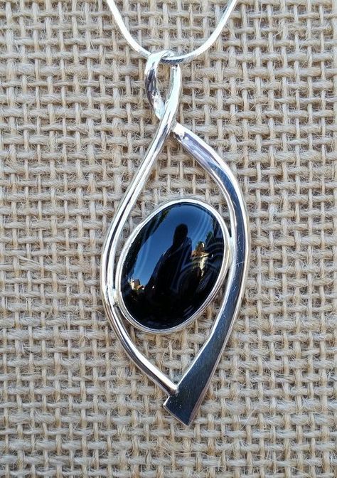 Pretty And Pleasing Pendant Designs To Make You Drool - Bored Art Etsy.com Etsy, Silversmithing Jewelry, Inexpensive Jewelry, Ruby Rings, Onyx Pendant, Metal Clay Jewelry, Silver Jewelry Design, Sapphire Pendant, Silver Pendants