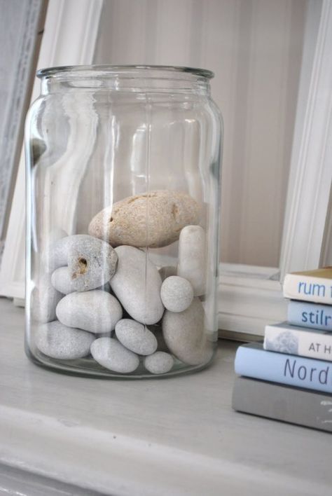 Strand Decor, Deco Marine, Cottage By The Sea, Steampunk Style, Beach Stones, Business For Kids, Coastal Homes, Beach Cottages, Coastal Style