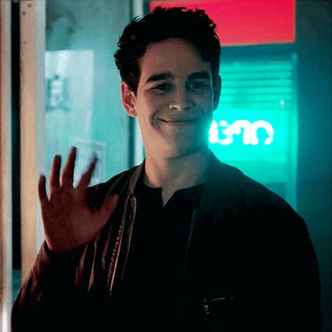 Alberto Rosende Simon Lewis, Simon Lewis Shadowhunters, Simon Shadowhunters, Superboy Young Justice, The Shadow Queen, Alberto Rosende, Shadowhunters Cast, Simon Lewis, Dominic Sherwood