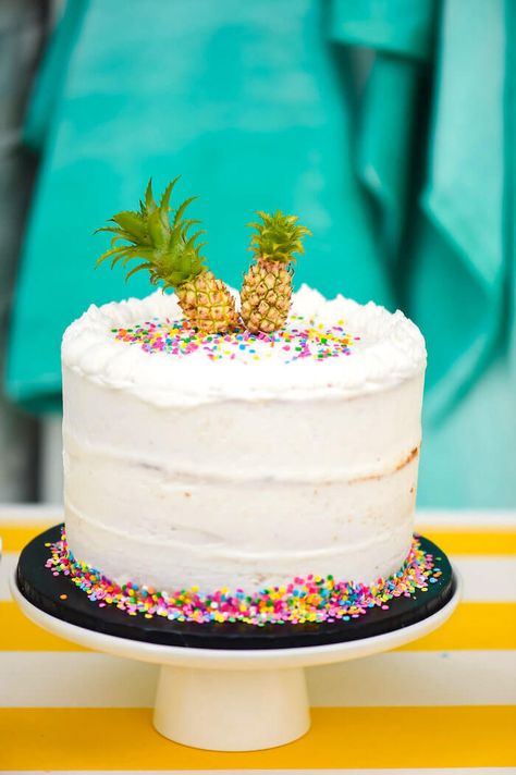 Small World Gets Big in 2017 Party Trend: 4 - Parties With A Cause Pineapple Birthday Cake Ideas, Beach Birthday Cake, Luau Party Food, Birthday Themes For Adults, Hawaiian Cake, New Birthday Cake, Pineapple Birthday, Beach Birthday Party, Hawaiian Birthday Party