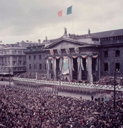 Crowds at the 50th Anniversary Comemmoration of The 1916 Easter Rising at The General Post Office, Dublin, Ireland. 1966 Ireland 1916, Northern Ireland Troubles, Ireland Pictures, Dublin Street, Easter Rising, Ireland History, Ancient Ireland, Irish Culture, Dublin City