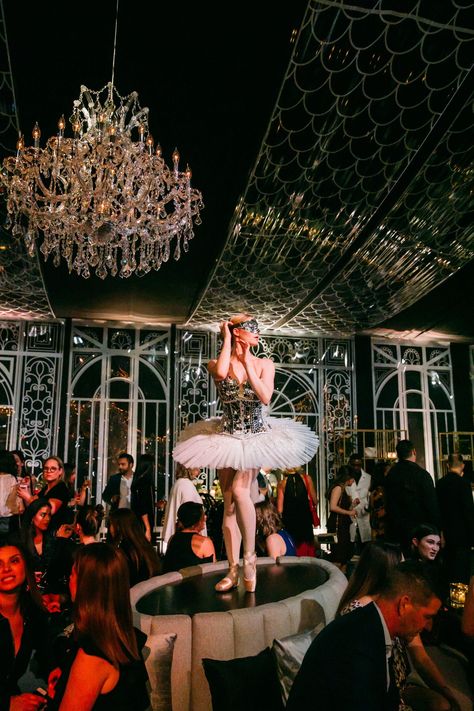 Avant Garde Party Theme, Magazine Release Party, Over The Top Party Ideas, Glamour Decoration Party, Cabaret Theme Party, Social Events Aesthetic, Night Club Theme Party Ideas, Cool Events, Party Trends 2023