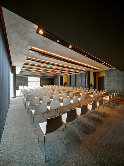 Olivia Balmes Hotel / Álex Ibáñez Walter, Sara Galmán Gracia Hotel Conference Rooms, Conference Room Design, Auditorium Design, Meeting Hall, Meeting Room Design, Multipurpose Hall, Training Room, Hotel Meeting, Hall Interior Design