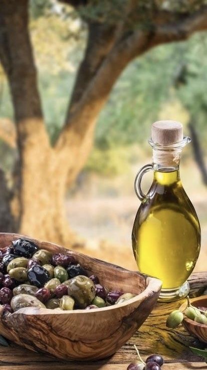 Olive Oil Aesthetic, Olive Oil Photography, Oil Aesthetic, Oil Photography, Pictures To Paint, Food Pictures, Olive Oil, Side Dishes, Healthy Eating