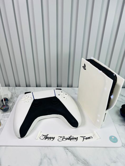 Ps5 Controller Cake, Ps5 Cake Ideas, Pastel Play Station, Ps5 Cake, Playstation Cake, Pirate Birthday Cake, Birthday Cupcakes Boy, Army Cake, 8 Birthday