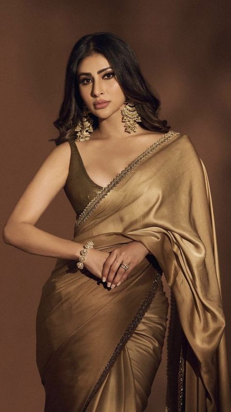 Simple Saree Designs, Mouni Roy, Fashionable Saree Blouse Designs, Fancy Sarees Party Wear, Indian Saree Blouses Designs, Simple Sarees, Indian Fashion Saree, Saree Designs Party Wear, Traditional Indian Outfits