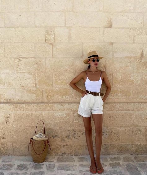 Desert Outfit Ideas, Desert Outfit, Safari Outfit, European Fashion Summer, Safari Outfits, Greece Outfit, Summer Holiday Outfits, European Summer Outfits, Honeymoon Outfits