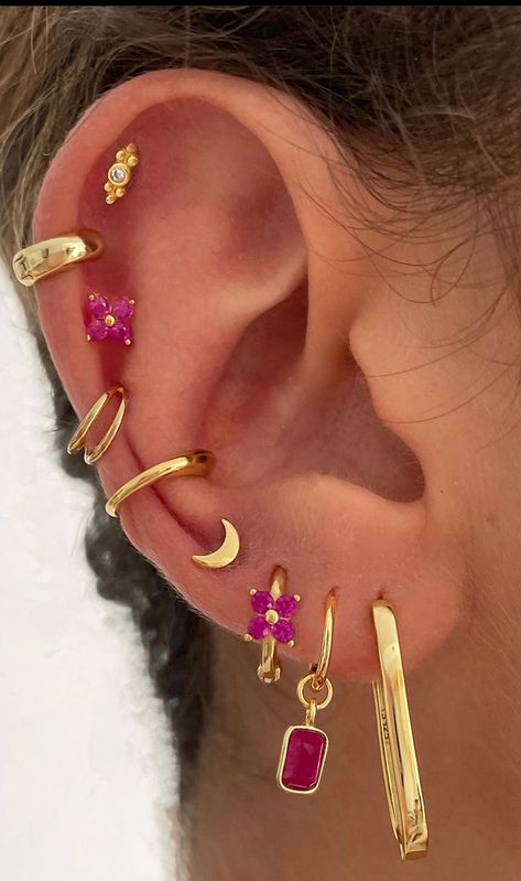 Piercings, pink earrings, gold earrings, hoop, earrings, dangling earring, stud earrings, ear cuff, helix piercing Gold Ear Piercings Aesthetic, Gold Earing, Ear Styling, Ear Peircings, Earrings Huggies, Piercings Ear, Cool Ear Piercings, Piercing Cartilage, Preppy Jewelry