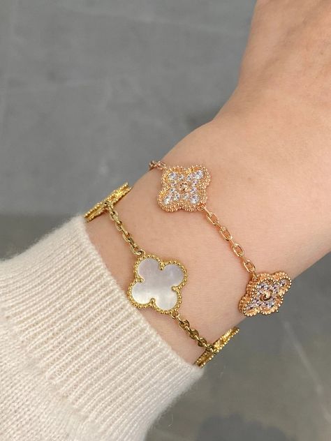 Van Cleef Diamond Bracelet, Van Cleef Bracelet, Cleef Bracelet, Dope Jewelry Accessories, Gold Diamond Bracelet, Clover Bracelet, Luxe Jewelry, Detailed Jewelry, Bracelets Gold Diamond