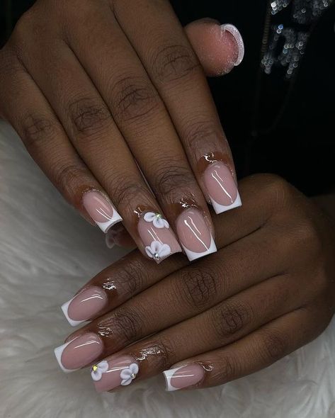 French Manicure With 3d Flower, Short Pink French Tip Nails With Flowers, French Tip And 3d Flower Nails, Short Flower French Tip Nails, Acrylic Flower Nails Short, Nails Acrylic For 12-13, Acrylic Nail Square Designs, Short French Tip With 3d Flower, Short Nail Designs 3d Flower