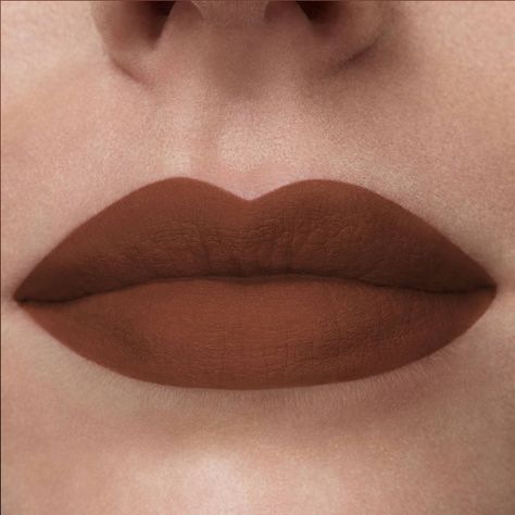 Brown Lipstick Pale Skin, Maybelline Brown Lipstick, Brownish Red Lipstick, Brown Lipstick Makeup Look, Lipstick Brown Shades, Cool Toned Lipstick Shades, Brown Lipstick Aesthetic, Brown Shade Lipstick, Brown Lipstick Looks