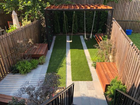 Brooklyn backyard with small playground Small Yard Kids, Small Playground, Ideas Para Decorar Jardines, Brooklyn Backyard, Round Gazebo, Kid Friendly Backyard, Low Maintenance Backyard, Synthetic Lawn, Narrow Garden