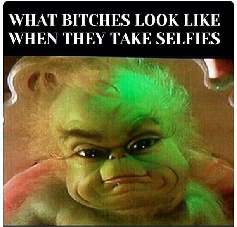 Hahaahah Grinch Memes, Grinch Baby, Le Grinch, Baby Grinch, Mr Grinch, Monkeys Funny, Wallpaper Iphone Christmas, Grinch Stole Christmas, Funny Profile