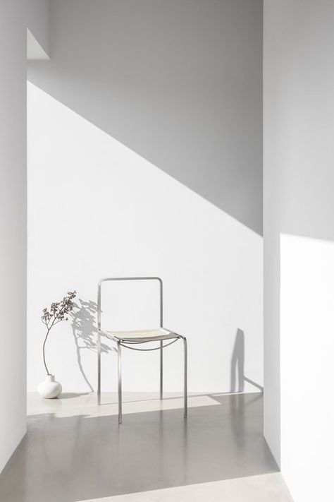 Interior Design White, Ruangan Studio, Beige Theme, Scandinavian Furniture Design, Eileen Gray, Minimalist Photography, Scandinavian Furniture, Declutter Your Home, Minimalist Wallpaper