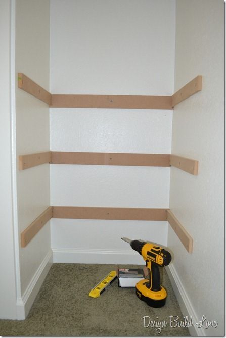 Hometalk :: 7 Simple Steps to Create Cheap & Easy Built-In Closet Storage In Closet Storage, Diy Shelving Ideas, Organize Closet Space, Diy Shelving, Built In Closet, Ikea Desk Hack, Closet Diy, Diy Regal, Shelving Ideas