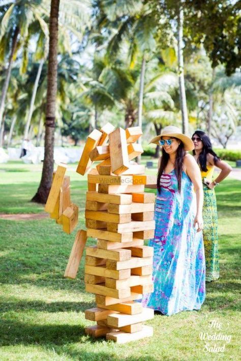 10 Fun New Games To Play At Your Modern Mehendi Ceremony! | WedMeGood Engagement Party Bbq, Outdoor Engagement Party, Backyard Engagement, Backyard Engagement Parties, Engagement Party Diy, Engagement Party Planning, Backyard Graduation Party, Picnic Engagement, Giant Jenga