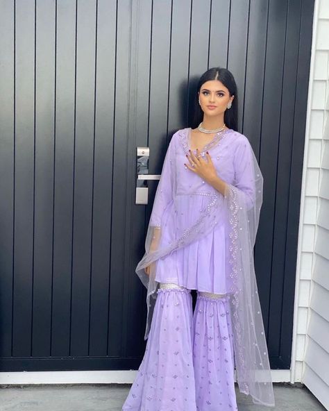 Purple Desi Clothes, Purple Desi Outfit, Purple Desi Dress, Purple Punjabi Suit, Eid Inspo Outfits, Purple Indian Outfit, Pretty Suits, Asian Fits, Blue Sharara