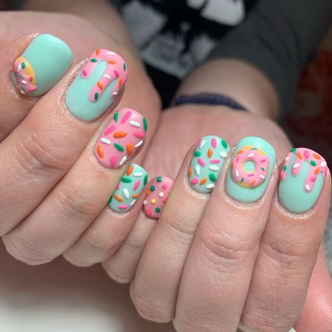 Dessert Nail Art, Donut Nails Acrylic, Sprinkle Nail Art, Donut Nails Design, Candy Themed Nails, Candyland Nails, Candy Land Nails, Nail Designs For Easter, Candy Nails Designs