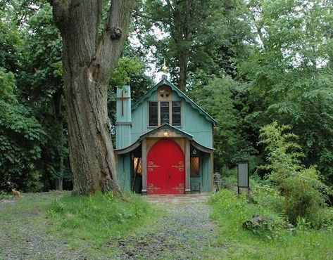 Historic Chapel to Small House Conversion Canopy And Stars, Beautiful Small Homes, Corrugated Iron, Cottage Cabin, Tiny Spaces, Cabins And Cottages, Tiny House Living, Green House, Cozy Cottage