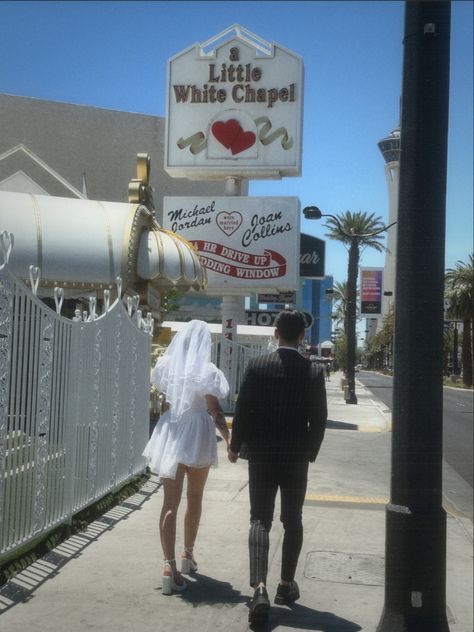 Priscilla Presley Wedding, Wedding In Vegas, Coney Island Baby, Las Vegas Wedding Photos, Elvis Wedding, Vegas Wedding Photos, Vegas Wedding Chapel, Married In Vegas, Little White Chapel