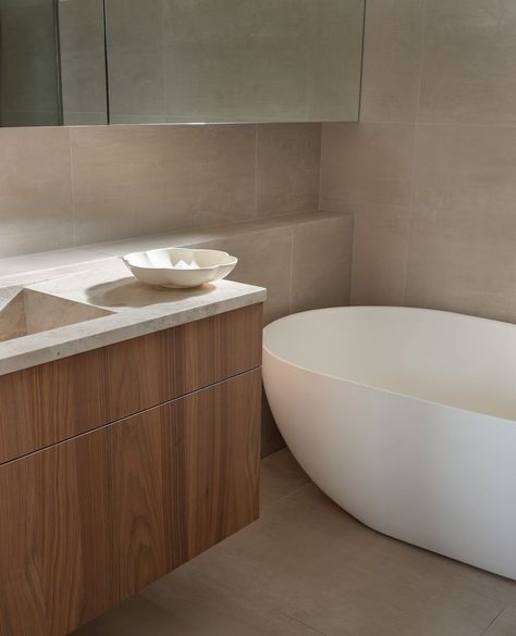 The ensuite and master bathroom capture the Japanese aesthetic of the rest of the home. Every detail, from the carefully selected fixtures… | Instagram Zen Living, Granite Vanity, 1960s Home, Walnut Timber, Simple Interior, Victorian Architecture, Japanese Aesthetic, Open Plan Living, Residential Design