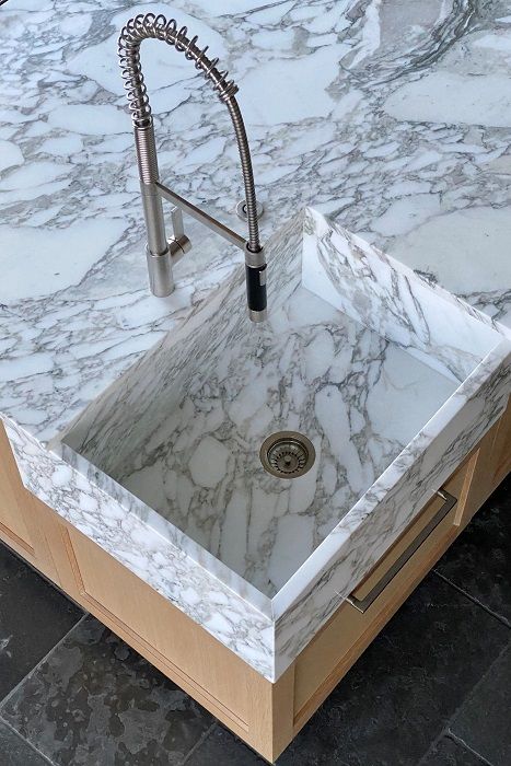 Choosing a kitchen sink material - Glenna Stone Interior Design Integrated Quartz Sink, Integrated Stone Kitchen Sink, Kitchen Sink Quartz, Integrated Kitchen Sink, Kitchen Sinks In Island, Quartzite Sink, Kitchen Stone Sink, Latest Kitchen Sink Design, Quartz Sink Kitchen