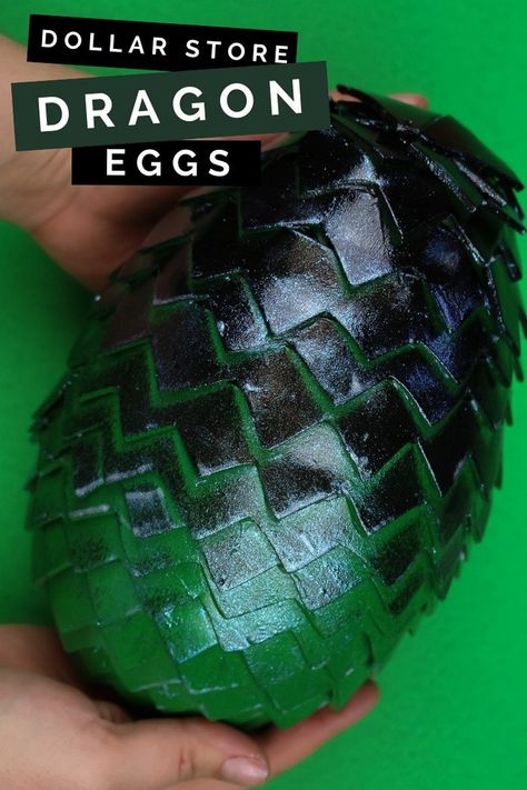 CHEAP DIY DRAGON EGGS FOR A GAME OF THRONES PARTY Diy Dragon Eggs, Dragon Classroom, Dragon Crafts For Kids, Dragon Egg Diy, Dragon Egg Craft, Toothless Party, Dragon Craft, Diy Dragon, Dragon Baby Shower