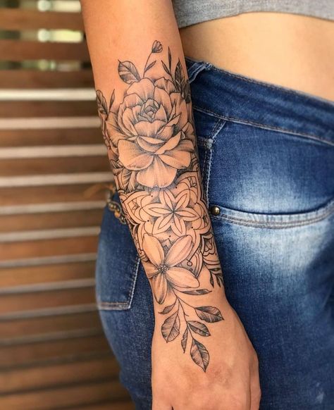 Floral Tattoos For Women Forearm, Wrap Around Arm Tattoo For Women, Flower And Butterfly Tattoo Sleeve, Wrap Around Forearm Tattoo Women, Butterfly Floral Tattoo, Outer Forearm Tattoos Women, Floral Wrap Around Tattoo Forearm, Small Flower Tattoos For Women, Widder Tattoo