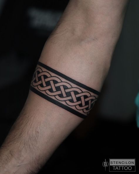 Nordic Bracelet Tattoo, Nordic Armband Tattoo, Tattoo Knot, Celtic Ring Tattoo, Celtic Band Tattoo, Nordic Tattoos, Taurus Symbols, Tattoo Band, Adventure Tattoo