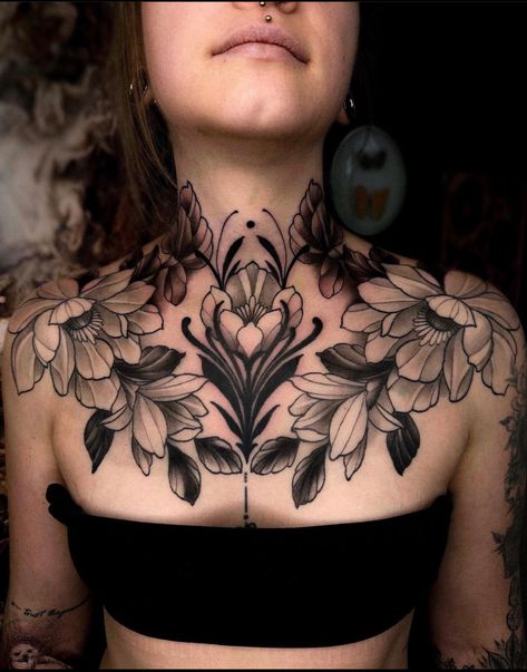 Geometric Throat Tattoo, Women Sternum Tattoo, Mandala Chest Tattoo, Chest Neck Tattoo, Neck Tattoo Women, Brust Tattoo Frau, Sternum Tattoos, Front Shoulder Tattoos, Underboob Tattoo Designs