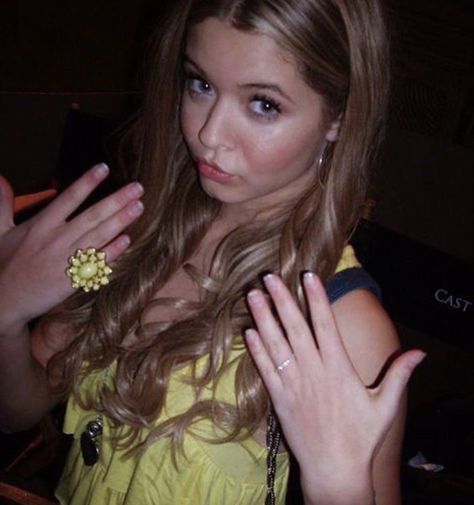 Pll Behind The Scenes, Alison Dilaurentis, Sasha Pieterse, A Girl, Behind The Scenes, Hair