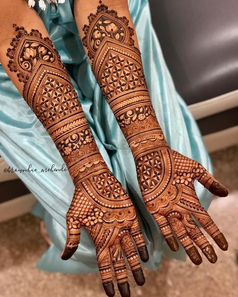 Minimal Mehendi, Karva Chauth Mehndi, Karva Chauth Mehndi Designs, Mehandhi Designs, Rajasthani Mehndi Designs, Indian Mehndi Designs, Karva Chauth, Bridal Mehendi Designs Hands, Modern Mehndi Designs