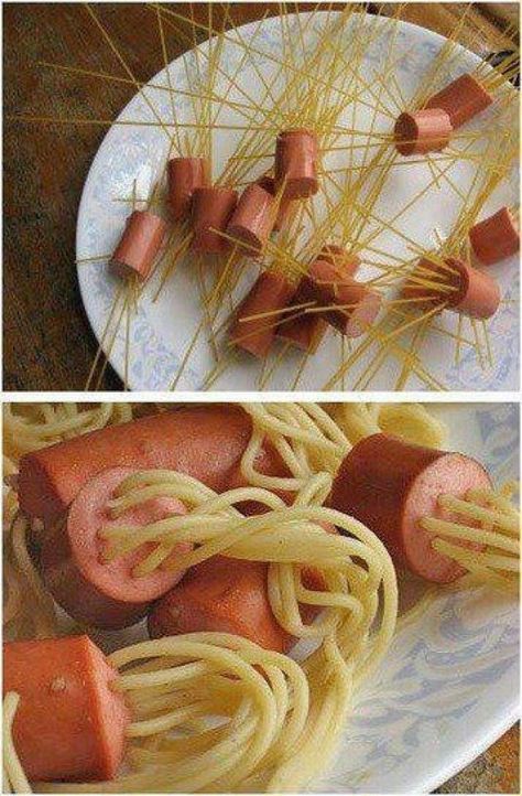 spaghetti thru vienna sausages Pictures Of Food, Resep Pasta, Läcker Mat, God Mat, Snacks Für Party, Deilig Mat, Halloween Food For Party, Fun Kids Food, Kids Snacks