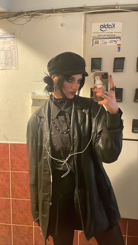 Androgyny Aesthetic, Goth Outfit Inspo, Goth Outfit Ideas, Afro Punk Fashion, Masc Outfits, Belted Blazer, Estilo Punk, Alt Fashion, Goth Outfits