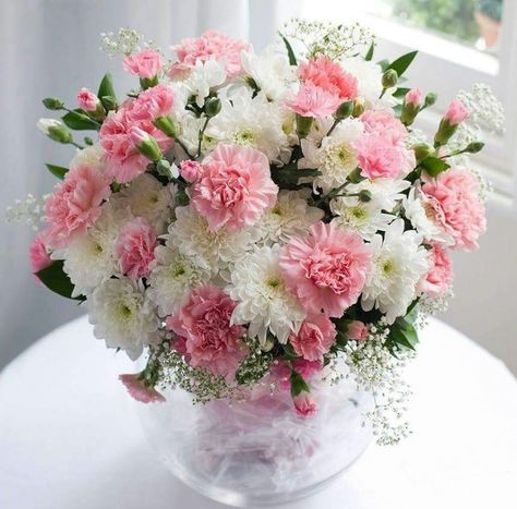 Romantic Wedding Colors, Carnation Bouquet, Mums Flowers, Flowers Bouquet Gift, Carnation Flower, Silk Flower Arrangements, Beautiful Bouquet Of Flowers, Beautiful Flower Arrangements, Deco Floral