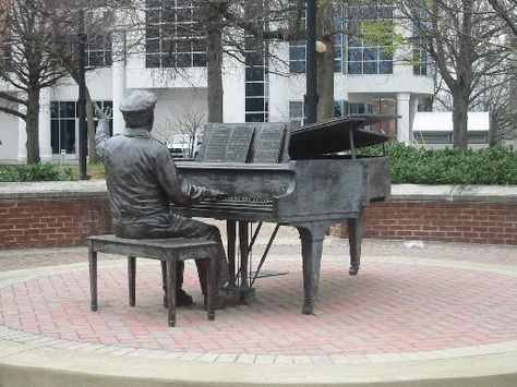 Music Row Music Row Nashville, Arthur Rubinstein, Tennessee Waltz, Visit Nashville, Music Row, Music City Nashville, Nashville Music, Best Country Music, Grand Ole Opry