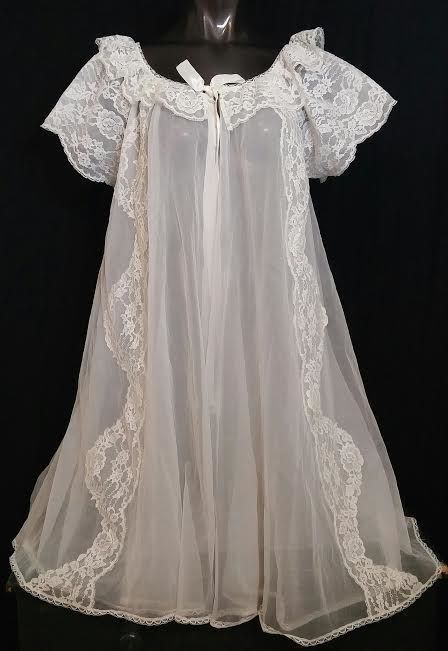 Lace Fancy, Vintage Nightgown, White Bridal, Vintage Lingerie, Chiffon Lace, Make A Difference, 1950s Vintage, Visual Kei, Historical Fashion