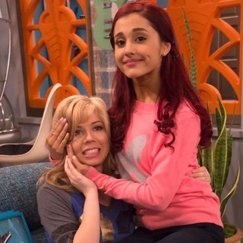 Behind The Scenes Pictures, Icarly And Victorious, Sam & Cat, Sam And Cat, Nickelodeon Shows, Jennette Mccurdy, Sam E, Ariana Grande Photoshoot, Icarly