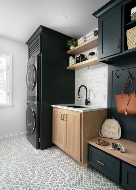 Mudroom With Sink And Bench, Mudroom Ideas With Sink, Mud Room Sink Ideas, Mudroom With Sink Ideas, Laundry Room With Mudroom Ideas, Mudroom With Sink, Mud Room Sink, Mudroom Sink, Whelping Room