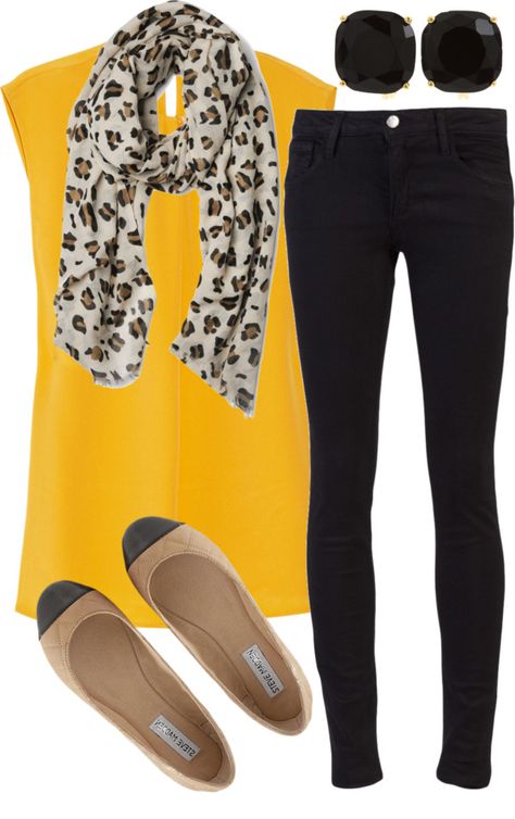 Black accented by a very bright yellow, rounded out with the studs, and a unique add with the addition of tan flats. Mode Tips, Tan Flats, Fresh Outfits, Yellow Shirts, Ținută Casual, Elegantes Outfit, Looks Style, Mode Inspiration, Mode Style