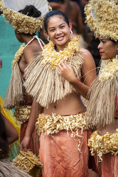 French Polynesia visiting the atolls of Marquesas and Society Islands. Islands include Tahiti, Moorea in the Society Islands. Sailing on the Aranui 5, visited the Marquesas Islands of Hiva Oa, Fatu Hiva, Ua Pou, Ua Huka, Nuku Hiva. Tahuata and Rangiroa in the Tuamotu atoll. Check out the Aranui 5 www.aranui.com/en/ Tahiti Moorea, Nuku Hiva, Marquesas Islands, Sea Colour, French Polynesia, The Society, South Seas, Tahiti, Sailing