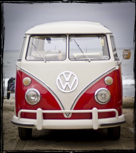 San Diego Beach, Surf & a VW Bus Combi Hippie, Volkswagon Bus, Vw California Beach, T1 Bus, Volkswagen Vans, Retro Auto, Volkswagen Van, Vintage Vw Bus, Combi Volkswagen