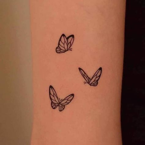 Minimalist Tattoo Small, Simple Henna Tattoo, Spine Tattoos For Women, Hand Tattoos For Women, Leg Tattoos Women, Pretty Tattoos For Women, Cute Tiny Tattoos, Classy Tattoos, Minimalist Tattoos