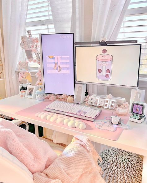 Pink And Purple Desk Setup, Girly Pc Setup, Girly Gaming Setup, Games Room Inspiration, Chambre Inspo, Cozy Desk, Gamer Room Decor, Office Room Decor, Pinterest Room Decor